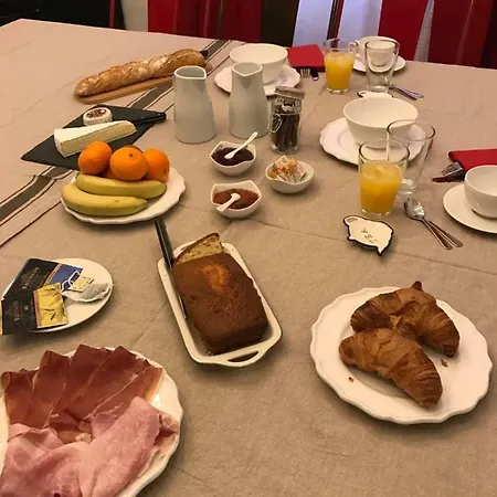 - Le Jardin Du Palais Bed & Breakfast 2*