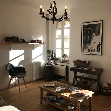 - Le Jardin Du Palais Oda ve Kahvaltı Carcassonne