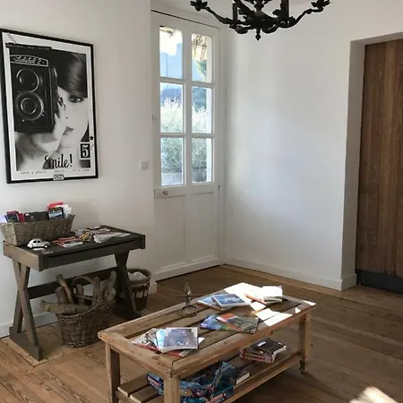 - Le Jardin Du Palais Bed & Breakfast Carcassonne